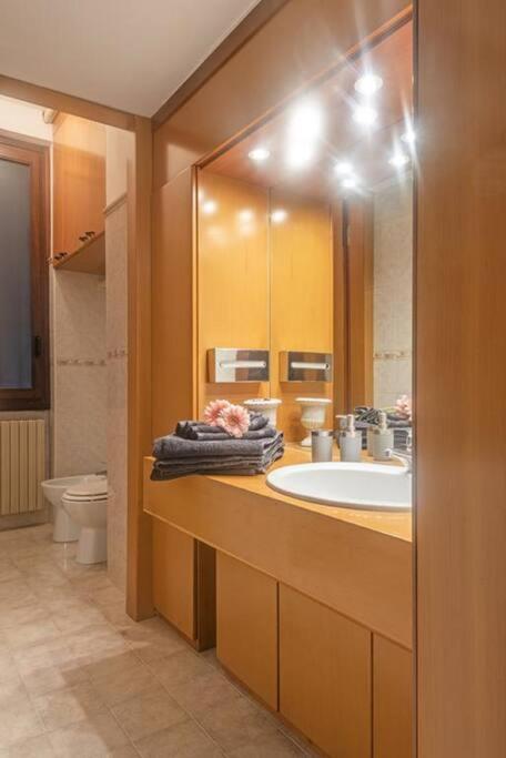 Osti 3 Beautifully Furnished Lägenhet Milano Exteriör bild
