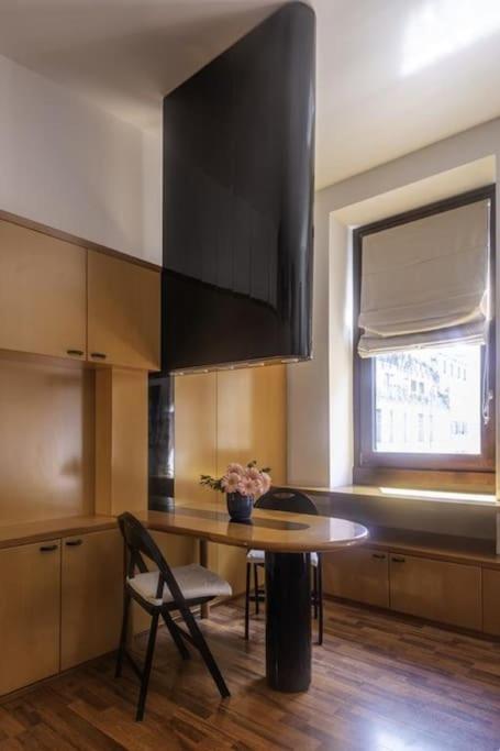 Osti 3 Beautifully Furnished Lägenhet Milano Exteriör bild